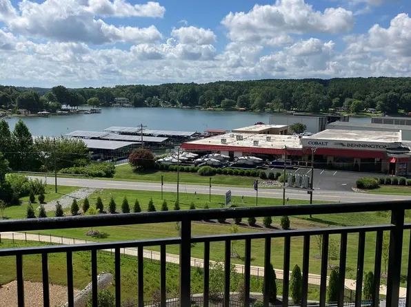 4455 Reed Creek Dr Unit 304, Sherrills Ford, NC 28673