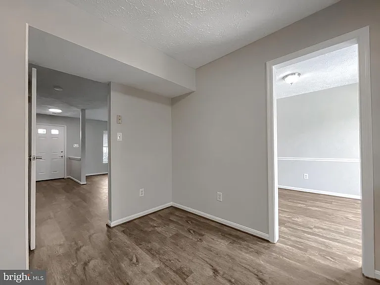 4232 Drake Ct — Photo 12