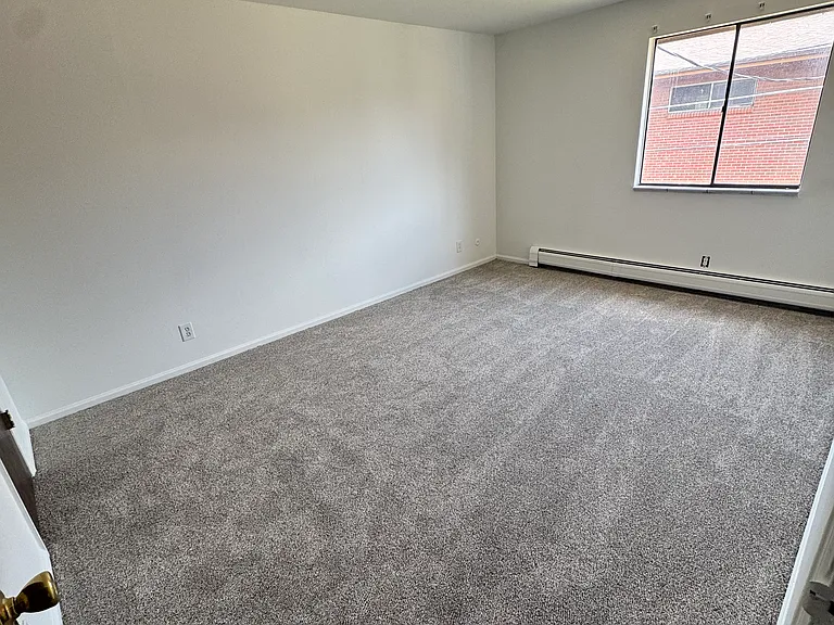 unfurnished master bedroom