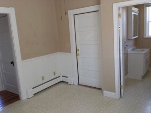 3rd image of 6 Doran Ave #2