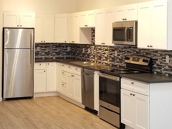 2nd image of 2405 Pacific Ave Unit 204