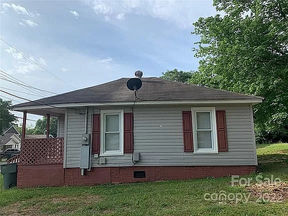 3rd image of 611 Scruggs St