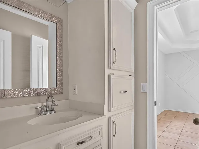 2308 Colorado St — Photo 30