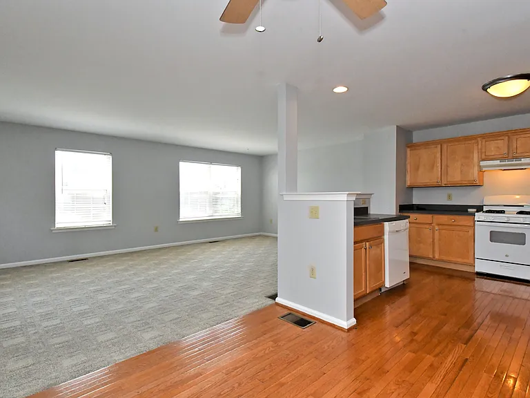 1028 Balley Dr — Photo 6