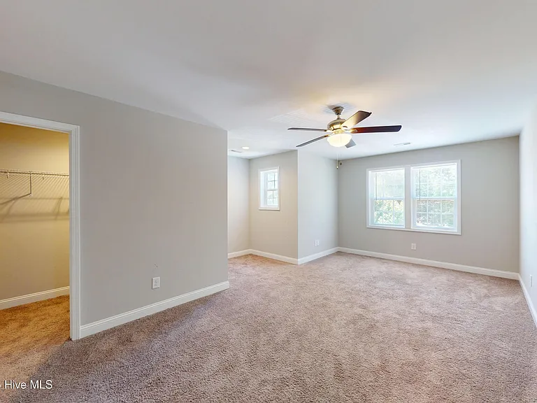 203 S Pine St — Photo 13
