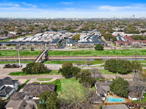 5531 S Braeswood Blvd, Houston, TX 77096