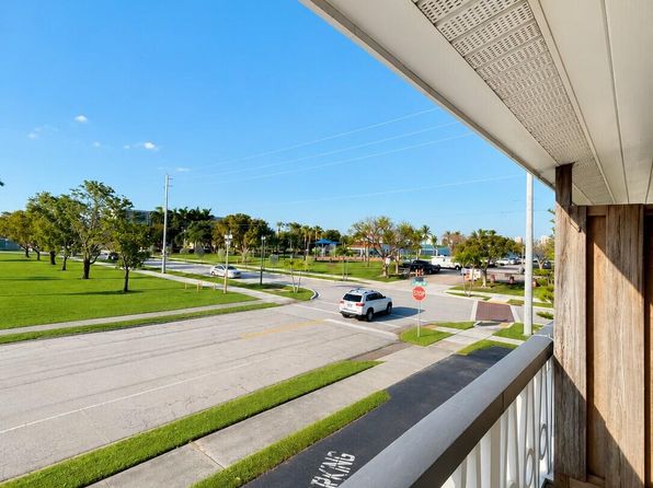510 Lake Shore Dr APT 20