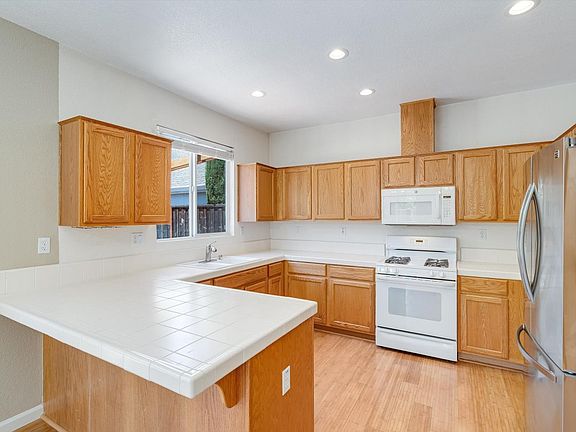 5th image of 1715 Spur Ridge Lane