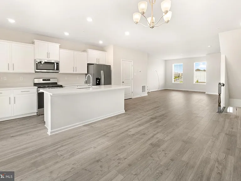 450 Herringbone Way — Photo 11