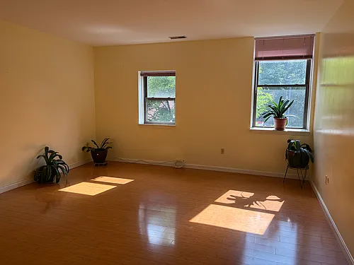 314 Bedford St Photo 1