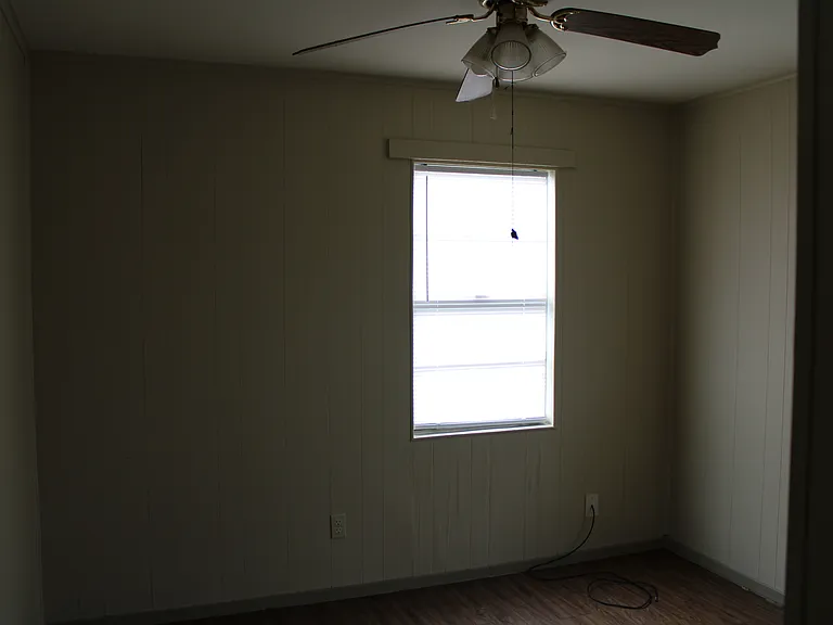 803 W Lee St — Photo 13