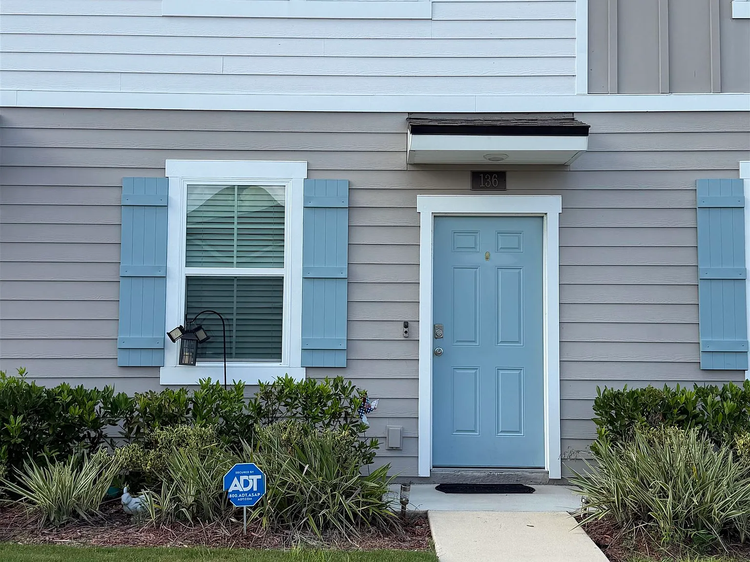 2 bed, 2.5 bath, 1109 sqft, $1,550 — Photo 1