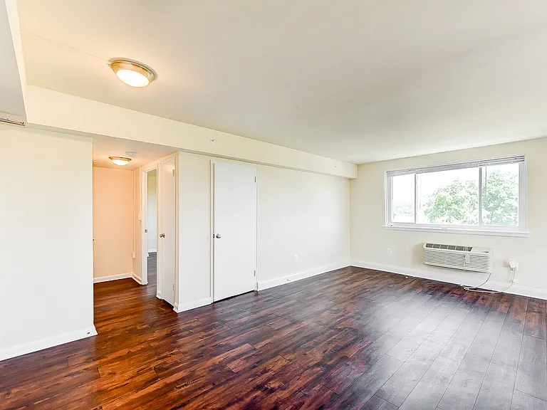 734 Longfellow — Photo 12