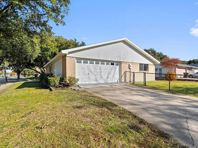1464 Big Bend Dr — Photo 13