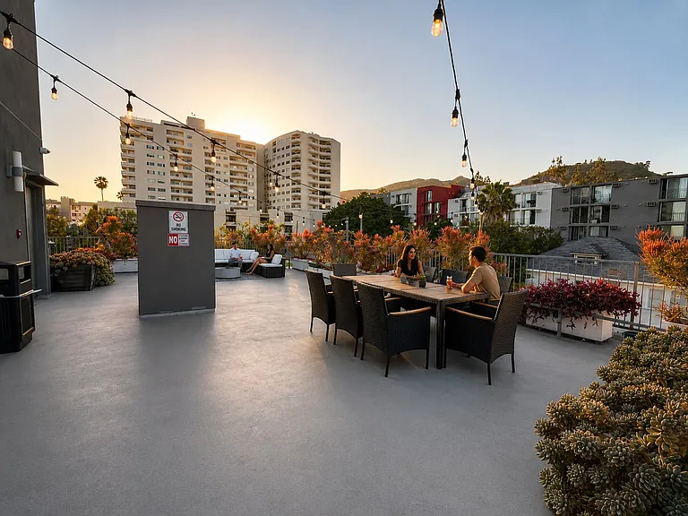 1747 N La Brea Ave — Photo 8