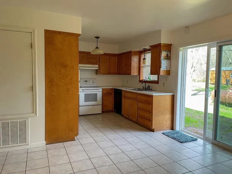 401 Anderson Rd — Photo 8