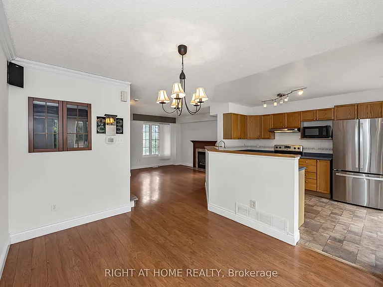 1 Kincardine Dr — Photo 10