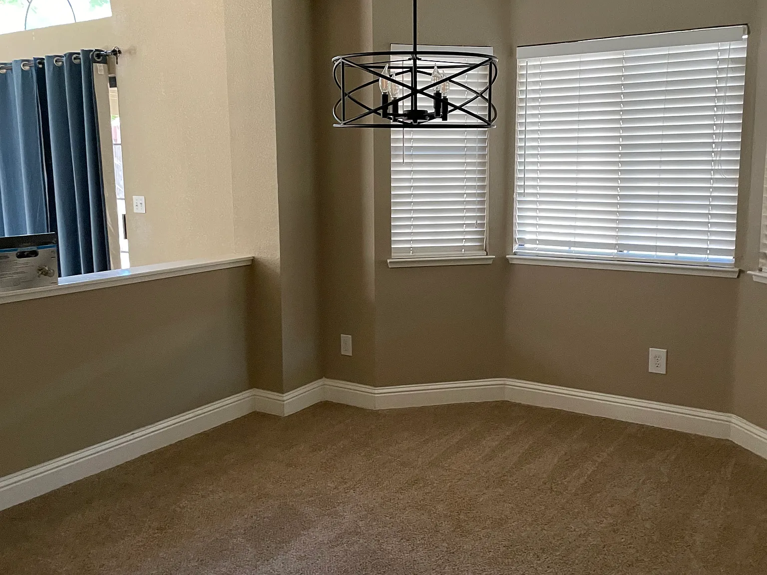 4 bed, 2.5 bath, 2100 sqft, $2,700 — Photo 4