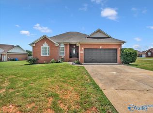 13434 Wisteria Pl, Athens, AL 35613