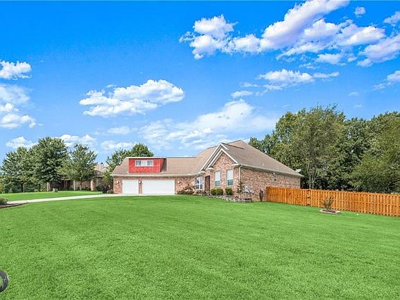 2nd image of 8610 W Park Ridge Dr