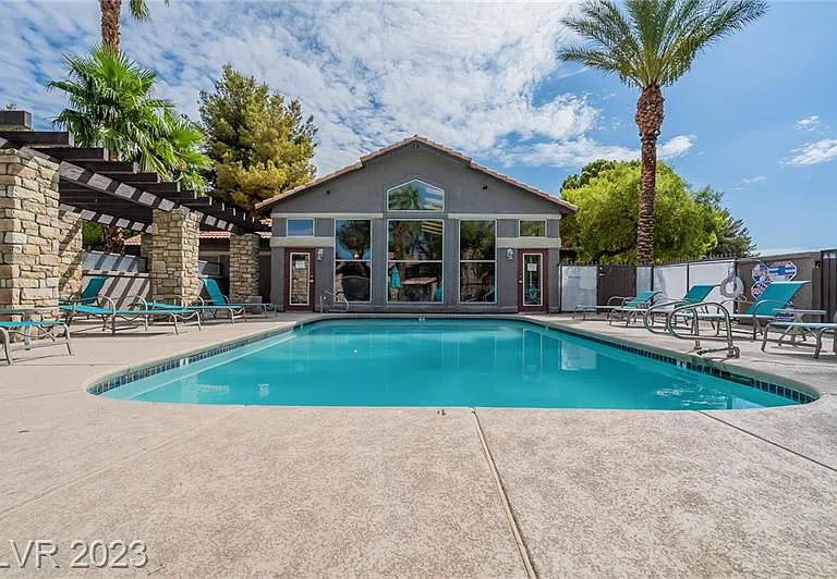 2750 S Durango Dr — Photo 36