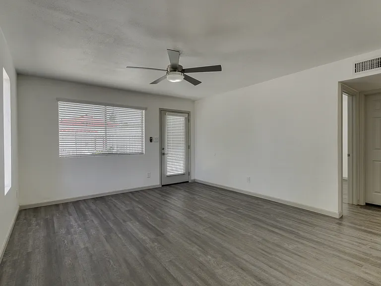 $0 First Month Rent! Remodeled 2 Bed Casita w/ Private Patio, W/D & Pool — Photo 9
