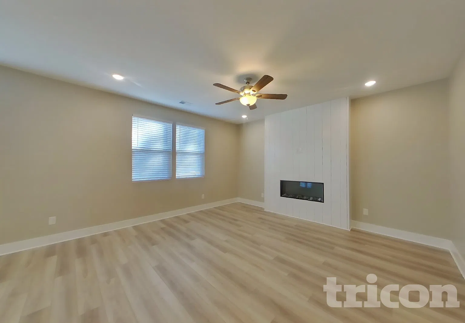 216 E Millbrook Dr Spring Hill TN — Photo 2