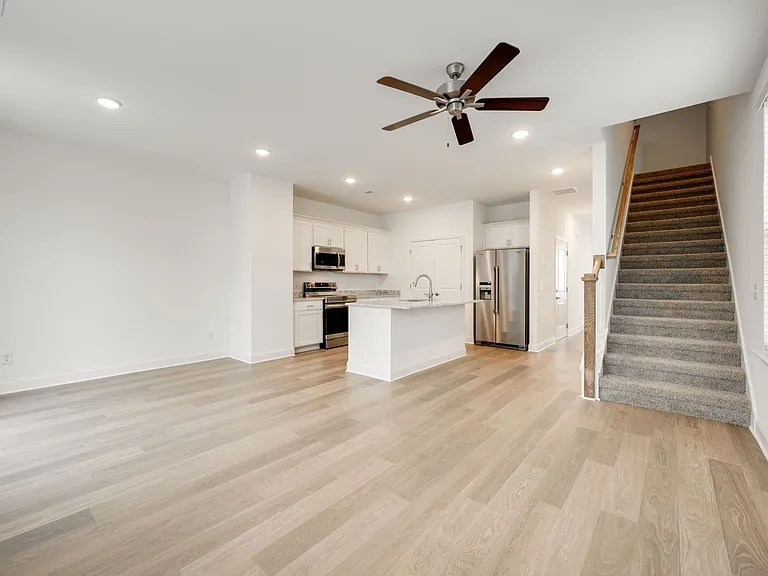 8909 James Creek Dr — Photo 8