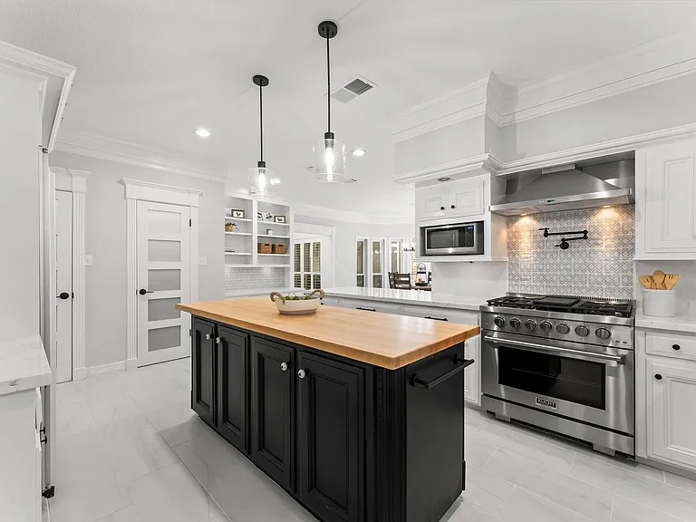 8911 Tranquil Park Dr — Photo 3