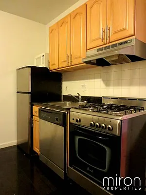 Rented by Miron Properties | media 9