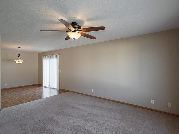3rd image of 8615 Lexington Ave