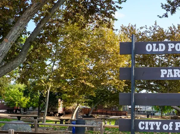 Parkview Poway Apartments | Comfortable Living in the Heart of Poway!