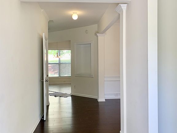 2nd image of 2202 Jasmine Glen Dr