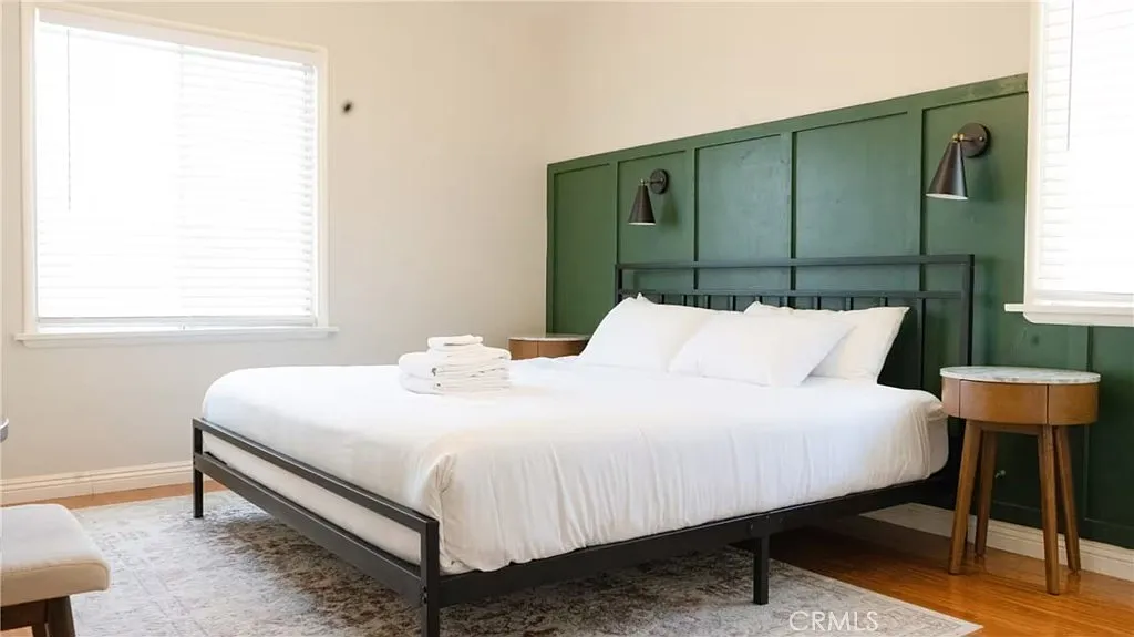 2 bed, 748 sqft, $2,700 — Photo 4