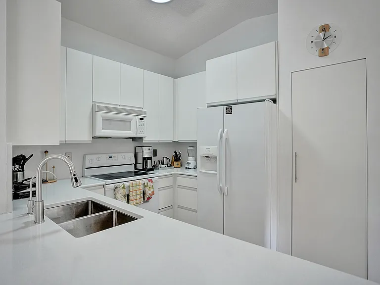 1245 SW 46th Way — Photo 13