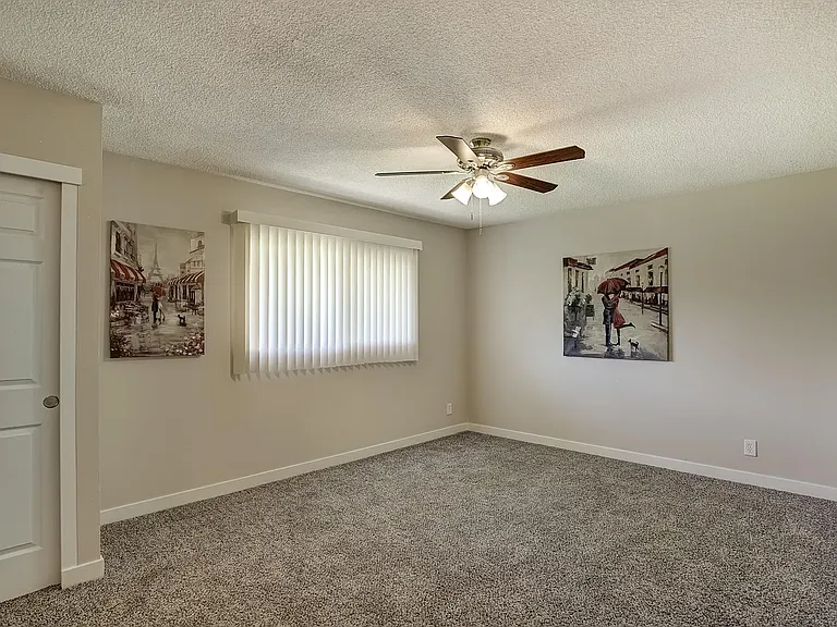 1527 W Hazelwood St — Photo 10