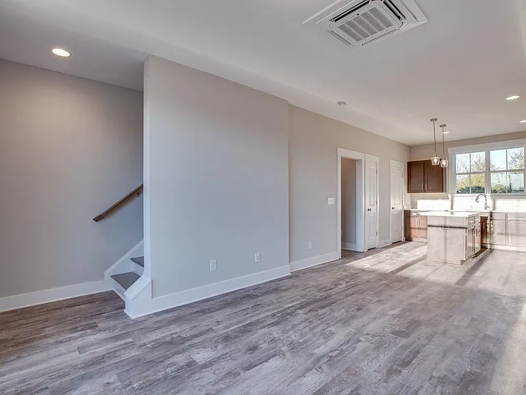 406 Harper Lndg — Photo 3