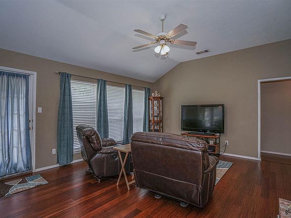 5th image of 15407 Lindsay Ln
