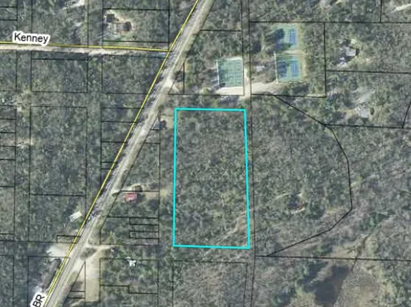 2.927 N Helena Ave, Pentwater, MI 49449