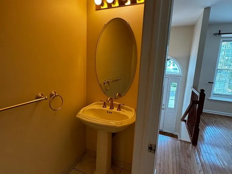 533 Coventry Dr — Photo 27