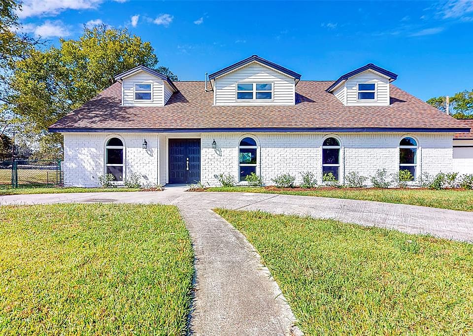 1st image of 203 Old Bayou Dr