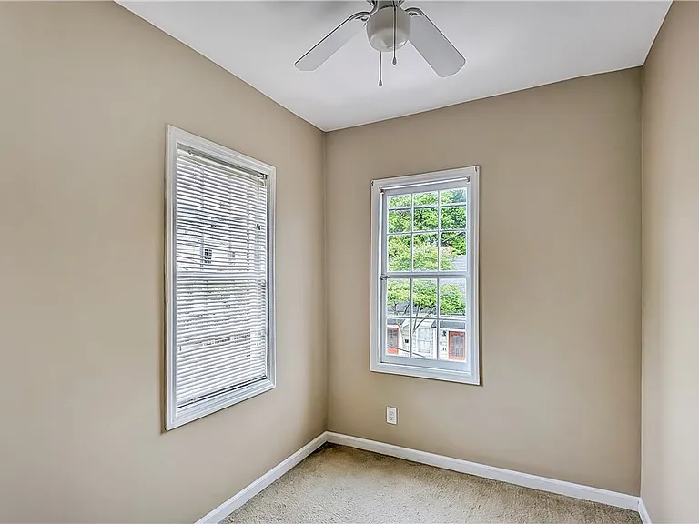 615 Price St — Photo 23