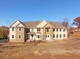 85 Eileen Dr, Cedar Grove, NJ 07009