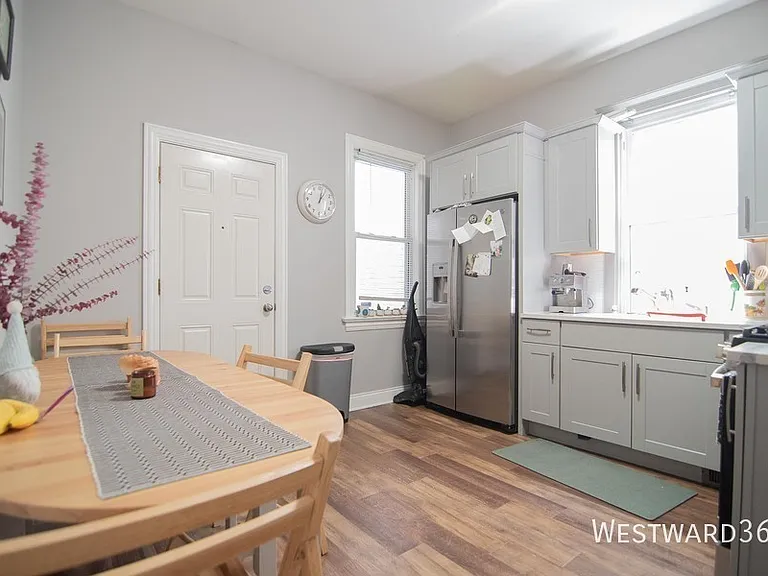 2733 N Wayne Ave #1 — Photo 9