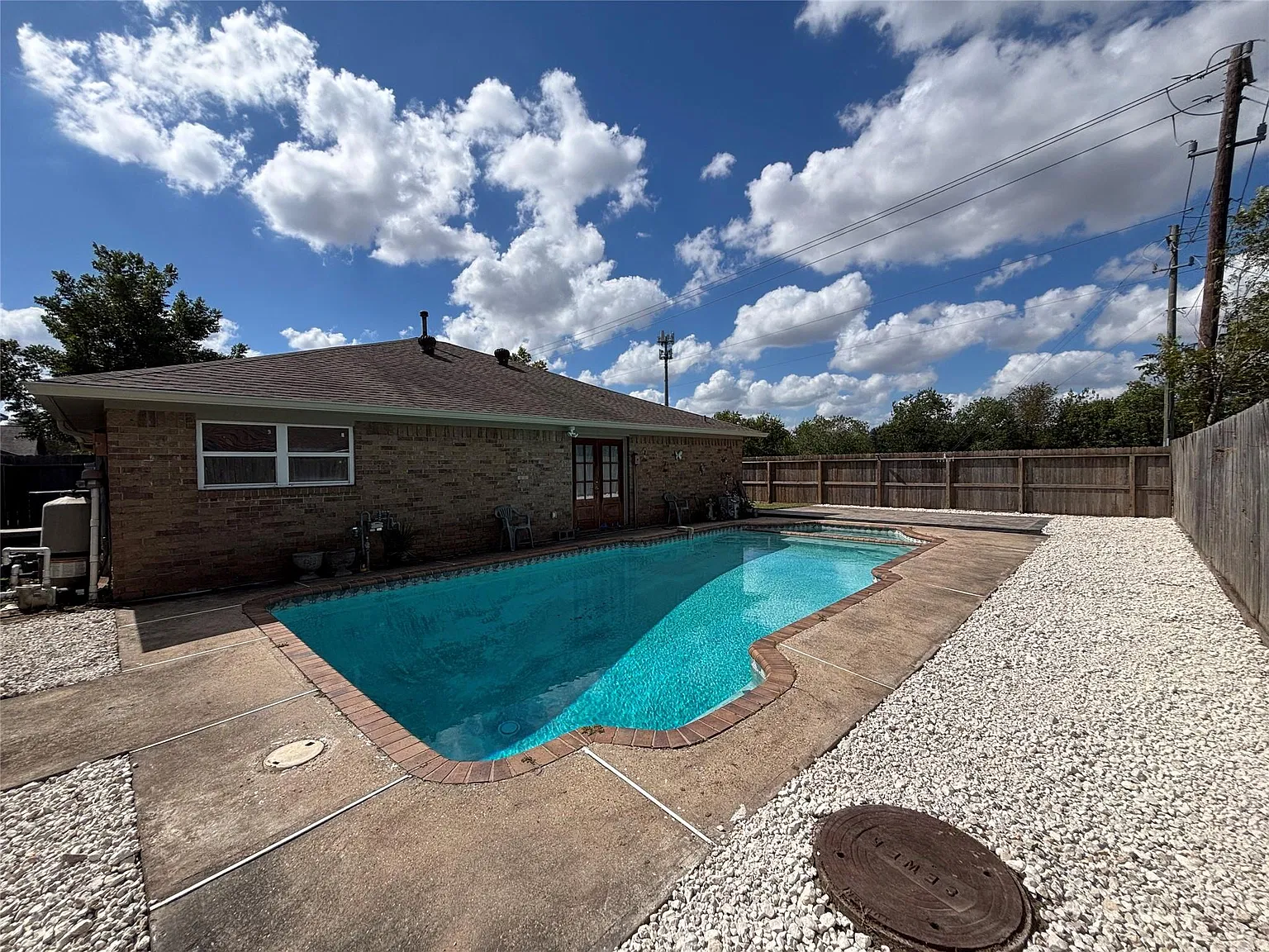 3 bed, 2.0 bath, 1416 sqft, $2,250 — Photo 2