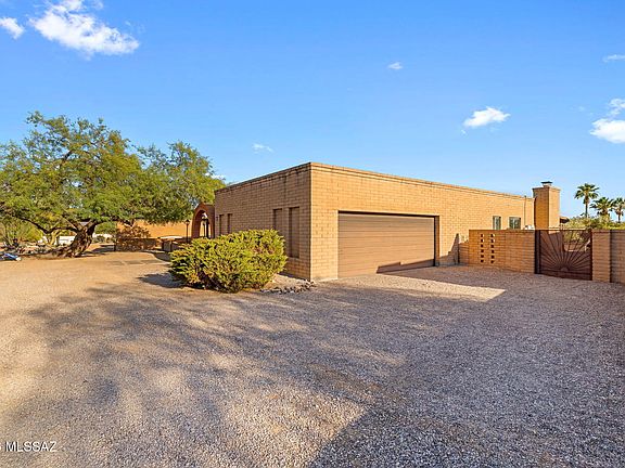 4th image of 3770 N Knollwood Cir