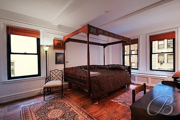 Sold by Bellmarc Realty | media 10