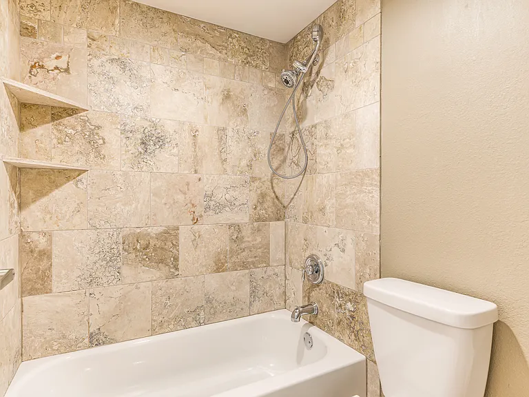 700 E 8th St #16-O — Photo 15