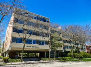2022 Saint Johns Ave APT 301, Highland Park, IL 60035