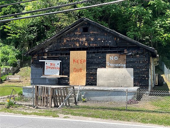 2nd image of 511 Campbells Creek Dr